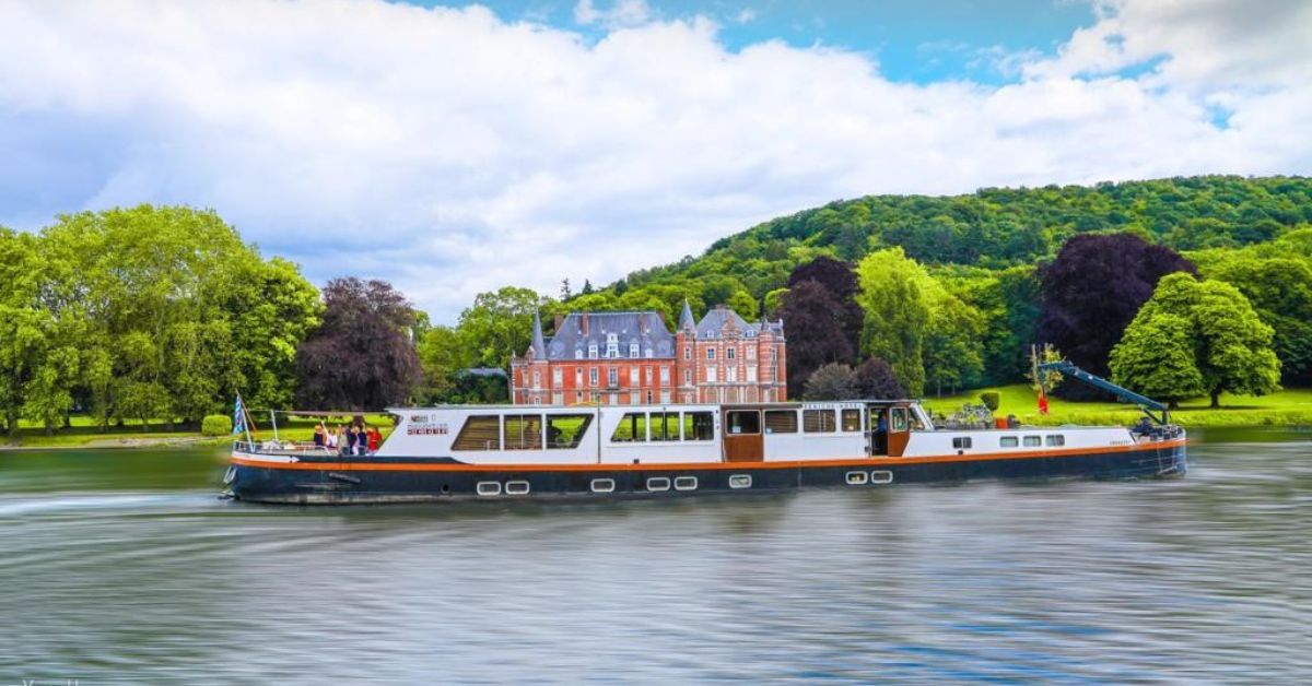  CROISIERE EN V.I.P SUR LA MEUSE AVEC DEGUSTATION DE PRODUITS NAMUROIS