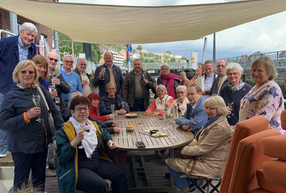  CROISIERE EN V.I.P SUR LA MEUSE AVEC DEGUSTATION DE PRODUITS NAMUROIS