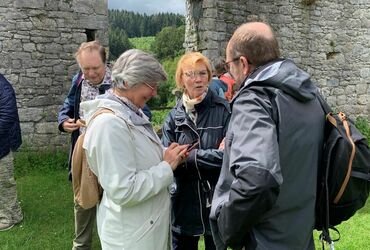 UNE VISITE GUIDEE LES RUINES DE MONTAIGLE EN V.I.P 