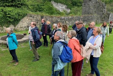 UNE VISITE GUIDEE LES RUINES DE MONTAIGLE EN V.I.P 